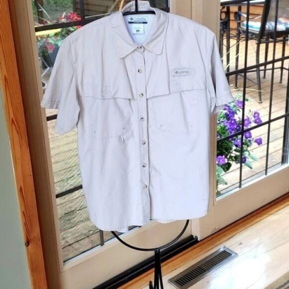Columbia Embroidered Sporting UPF 60 Vented Pocket Casual Button Down Sz S Shirt - Picture 1 of 10